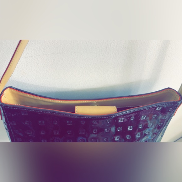 Arcadia Patent Leather Shoulder Bag 10” x 6” Made in Italy!! Gorgeous. - Picture 6 of 10